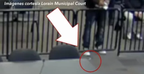 Fue a una audiencia por infracción, pero, se le cayó una bolsita de cocaína 