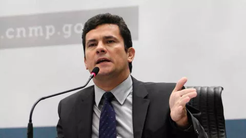 Juez que interrogará a Lula pide que manifestantes no acudan al tribunal