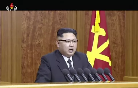 Kim Jong-un supervisa las pruebas de un nuevo sistema de defensa antiaérea