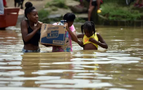 Temporada de lluvias en Colombia deja más de 380 muertos 