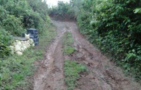 Tienen problemas para sacar rubros por mal estado de vía en Capira