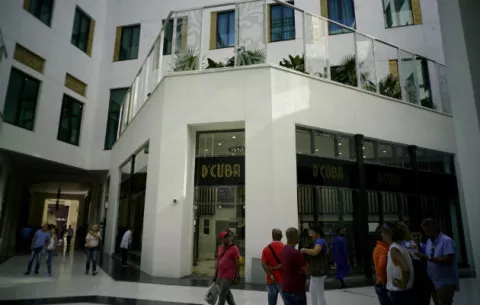 Lacoste, Mont Blanc... Cuba tiene su primer mall de lujo 