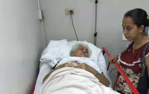 Madre del expresidente Martinelli es recluida en un hospital por fractura