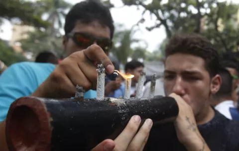 Día Internacional de la Marihuana termina en gresca en Bogotá