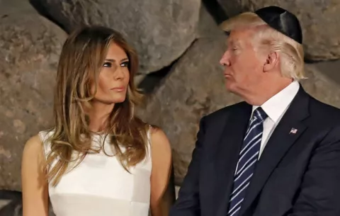 La "potizza" y los gestos hacia su marido hacen protagonista a Melania Trump