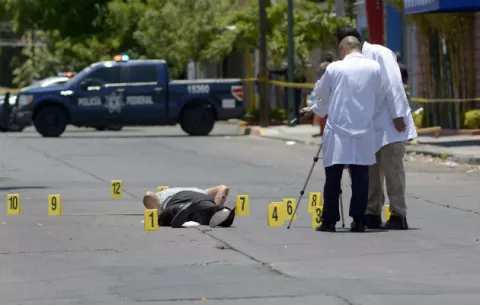 Prensa mexicana es vulnerable en la lucha de narcos 