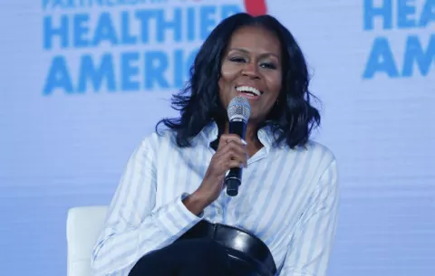 Michelle Obama critica decisión sobre almuerzos escolares 