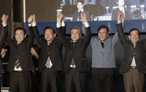Moon Jae-in dice que construirá una nueva nación