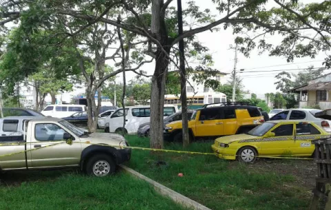 Piden remoción de vehículos en centro de La Chorrera