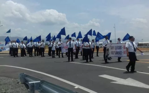 Pilotos de Copa volverán a la calle
