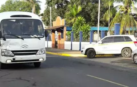 Trasladan a privados de libertad colombianos a La Mega Joya