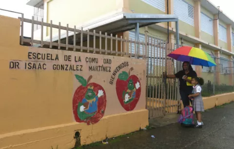 Crisis económica provoca el cierre de unas 179 escuelas en Puerto Rico