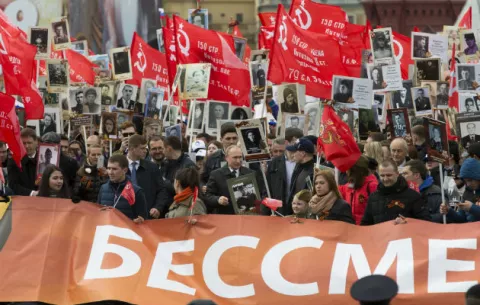 Putin pide unidad mundial para luchar contra el terrorismo en el Día de la Victoria