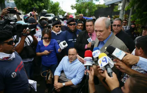 Oposición salvadoreña rechaza que Venezuela use al país para mostrar apoyos
