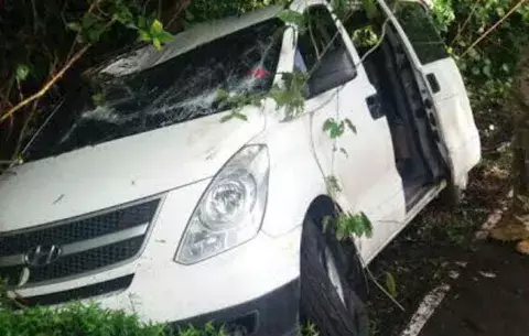 Se accidentan educadores en Escobal