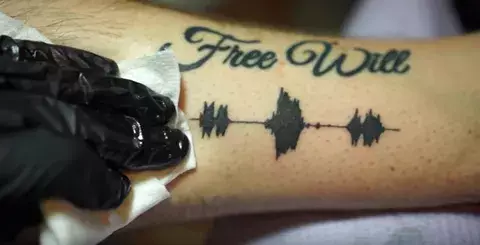Arte y tecnología: los tatuajes que se pueden oír