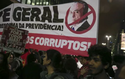 Una maleta con dinero "sucio", clave en el escándalo que salpica a Temer