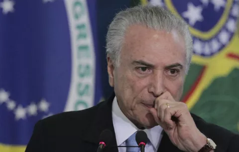 Temer ignora la crisis, transmite optimismo y pide "trabajar en paz"