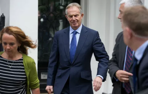 Blair está dispuesto a "ensuciarse las manos" para combatir el "brexit"