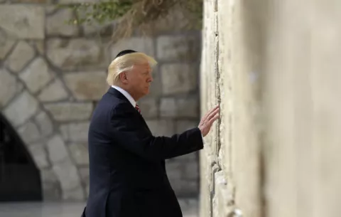 Trump arremete contra Irán y agradece a Israel su "compromiso con la paz"