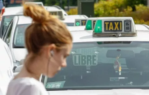 Los taxistas protestarán en Madrid y Barcelona contra Uber y Cabify