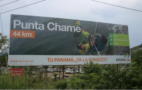 Instalan vallas publicitarias turísticas en la vía interamericana