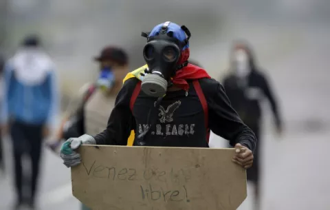 Se eleva a 42 la cifra de muertos por manifestaciones en Venezuela