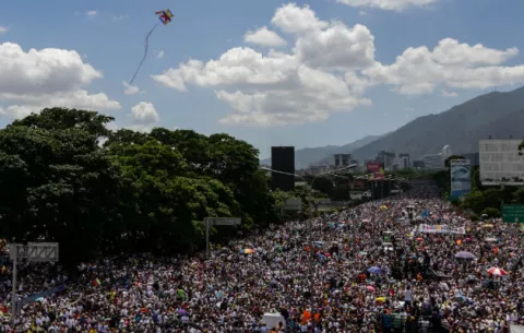 Oposición completa 50 días en las calles con Maduro aferrado a una Constituyente