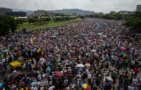 Fiscalía y oposición informan de dos muertes durante protestas en Venezuela