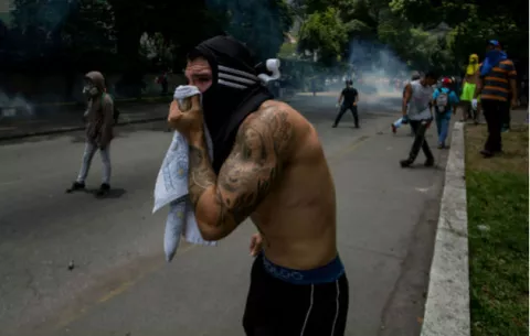 Venezuela va a nuevas manifestaciones tras 37 fallecidos y más de 700 heridos