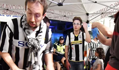 Estampida deja 30 heridos en Plaza San Carlo 
