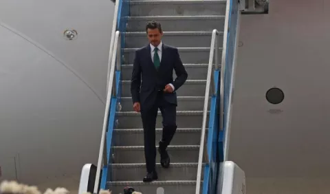 Peña Nieto arriba a Guatemala