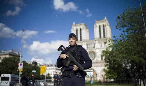 Hallan video de agresor en París