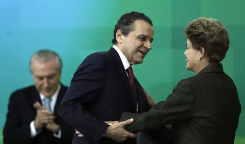 Arrestan exministro en otro caso de corrupción