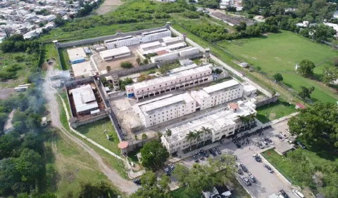 Tiroteo en penal deja siete muertos