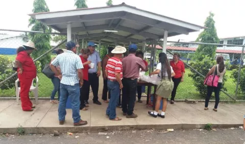 Paralizan labores en plantel 