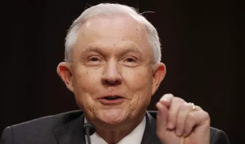 Sessions  tiene 'confianza' en fiscal especial