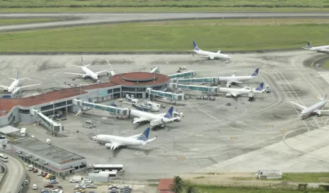 Pilotos logran ajuste salarial, tras acuerdo