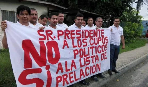 Denuncian intromisión política para dar cupos de taxi en Santiago