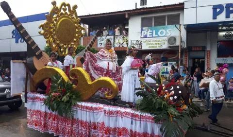 Celebran 75 años de colegio penonomeño