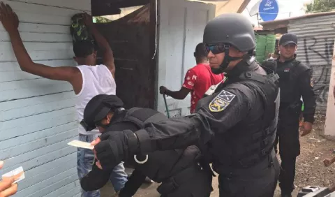 Los colonenses son rehenes de la violencia