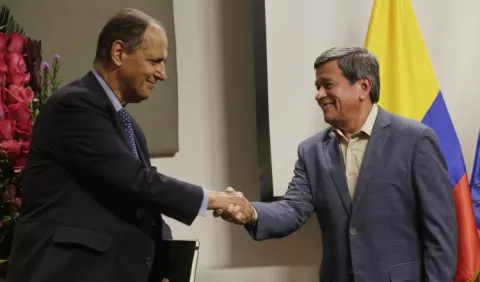 El ELN  busca un alto el fuego bilateral antes de la visita del papa