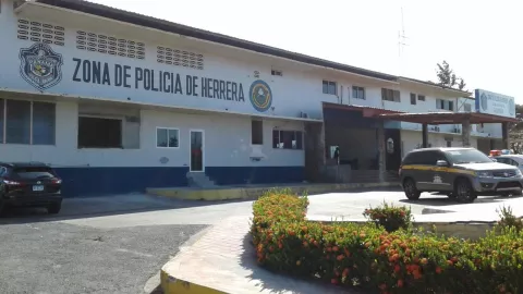 Decretan toque de queda para menores en Herrera