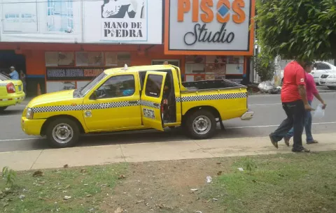 Taxista es golpeado y abandonado en La Chorrera