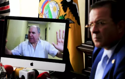 Expresidente Abdalá Bucaram llega a Ecuador tras exilio 