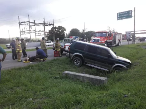 Colisión y vuelco deja tres heridos en Penonomé 