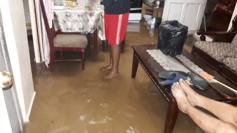 Moradores de Veracruz y Burunga, afectados por aguacero