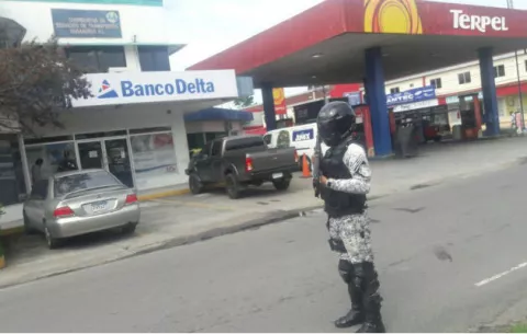 Atrapan a dos mujeres y un varón buscados por hurto 