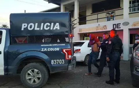 Capturan a sujetos que robaron en minisúper en Buena Vista