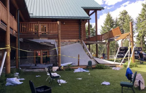 Se desploma una terraza en Montana; 14 hospitalizados 